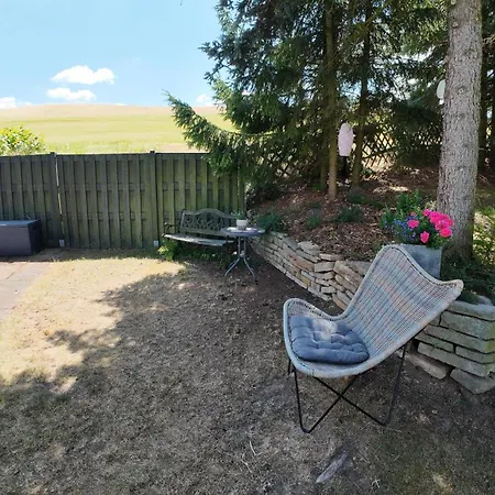 Haeuschen In Gruener Idylle * Bad Gottleuba-Berggiesshuebel