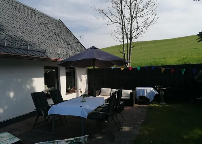 Haeuschen In Gruener Idylle * Bad Gottleuba